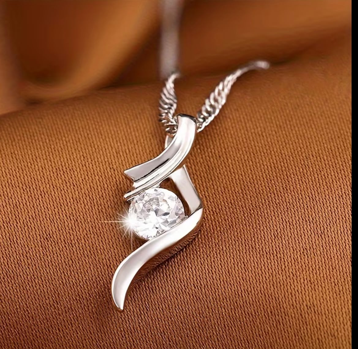 Fenorae Women Necklace