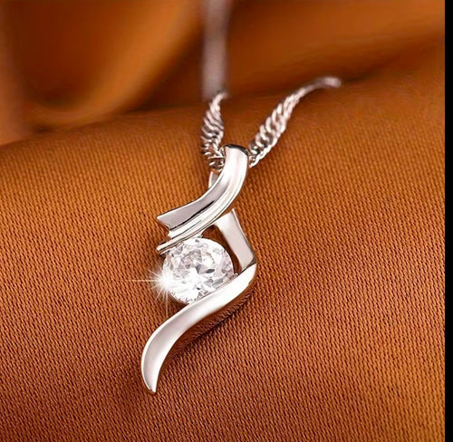 Fenorae Women Necklace