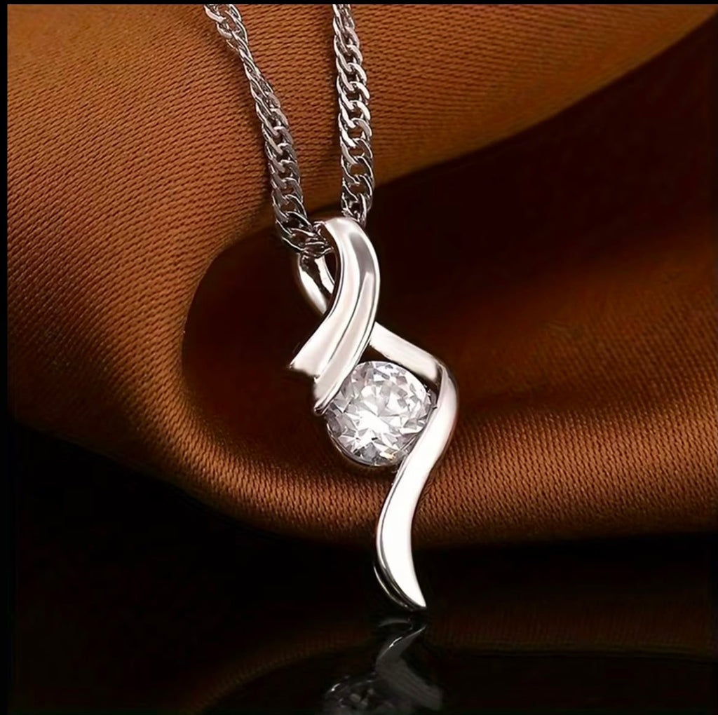Fenorae Women Necklace
